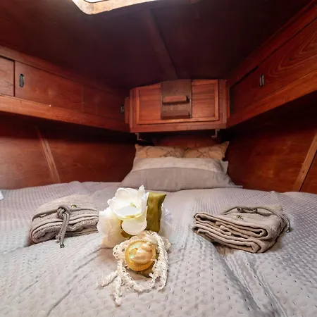 Hotel na wodzie Quo Vadis Yacht