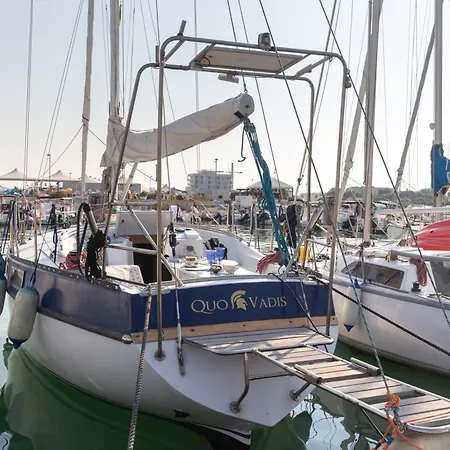 Quo Vadis Yacht In Harbor * Бишелье